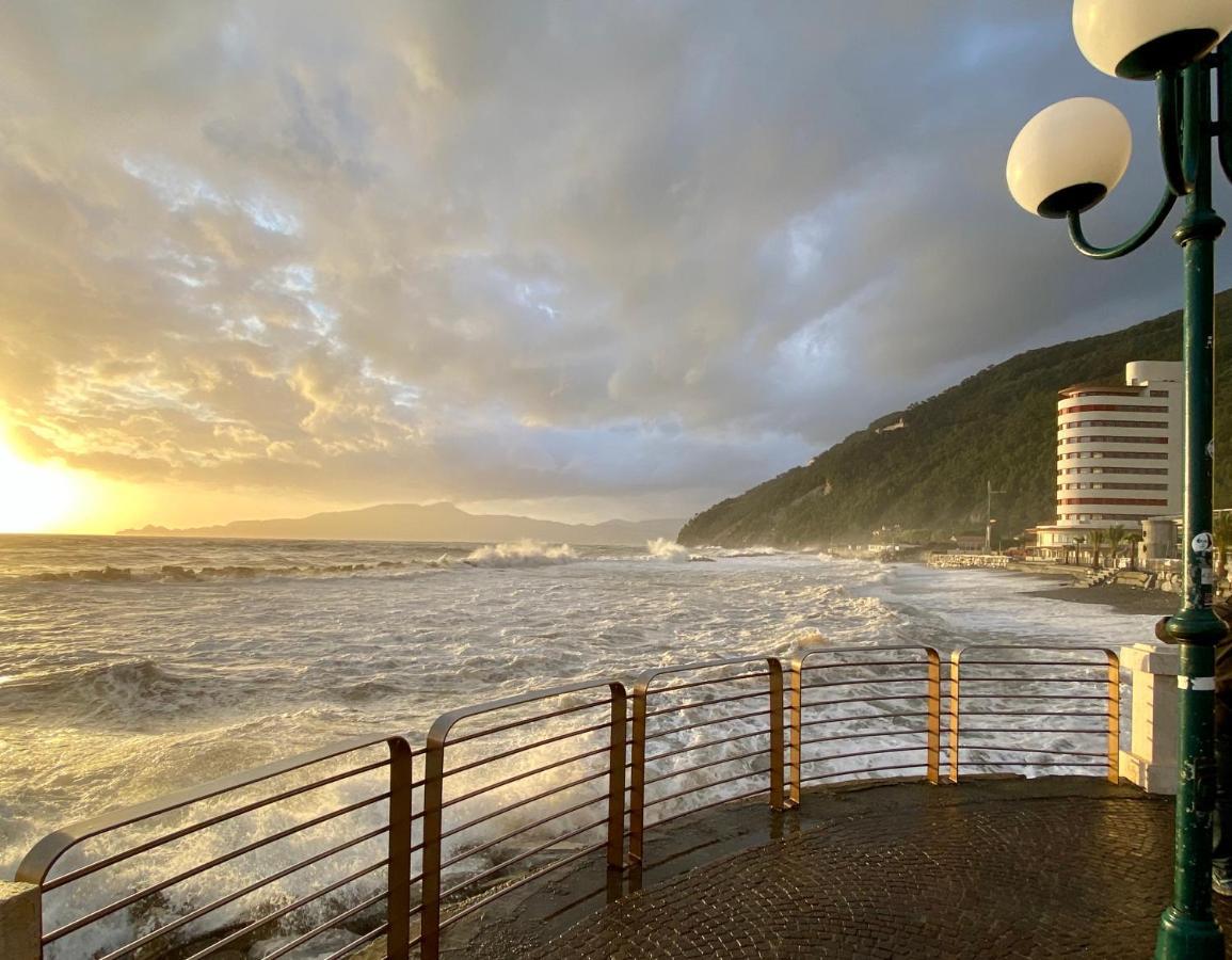 Lungomare Portoturistico Bed and Breakfast Chiavari Exteriör bild